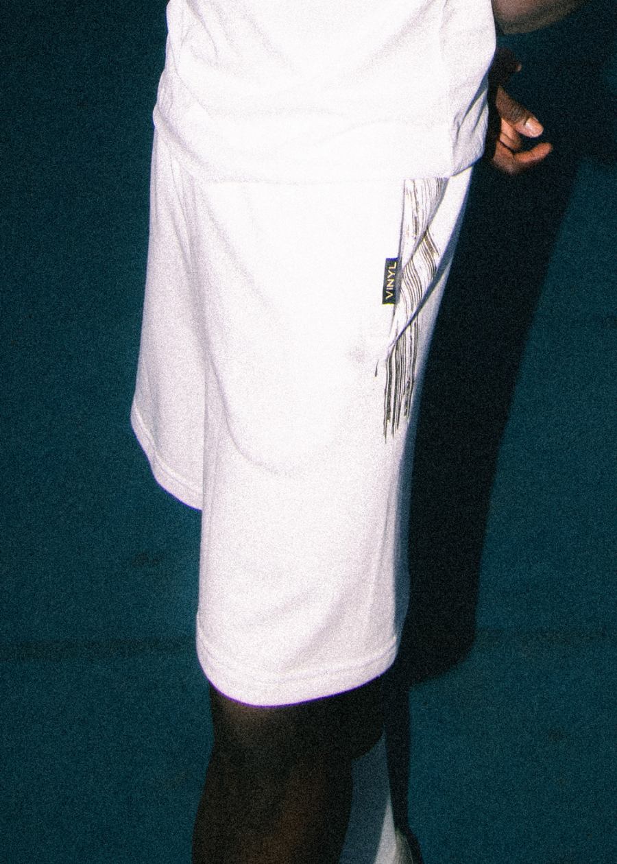 Vinyl βερμουδα με τύπωμα λευκη cotton regular fit - golden aura shorts - limited edition