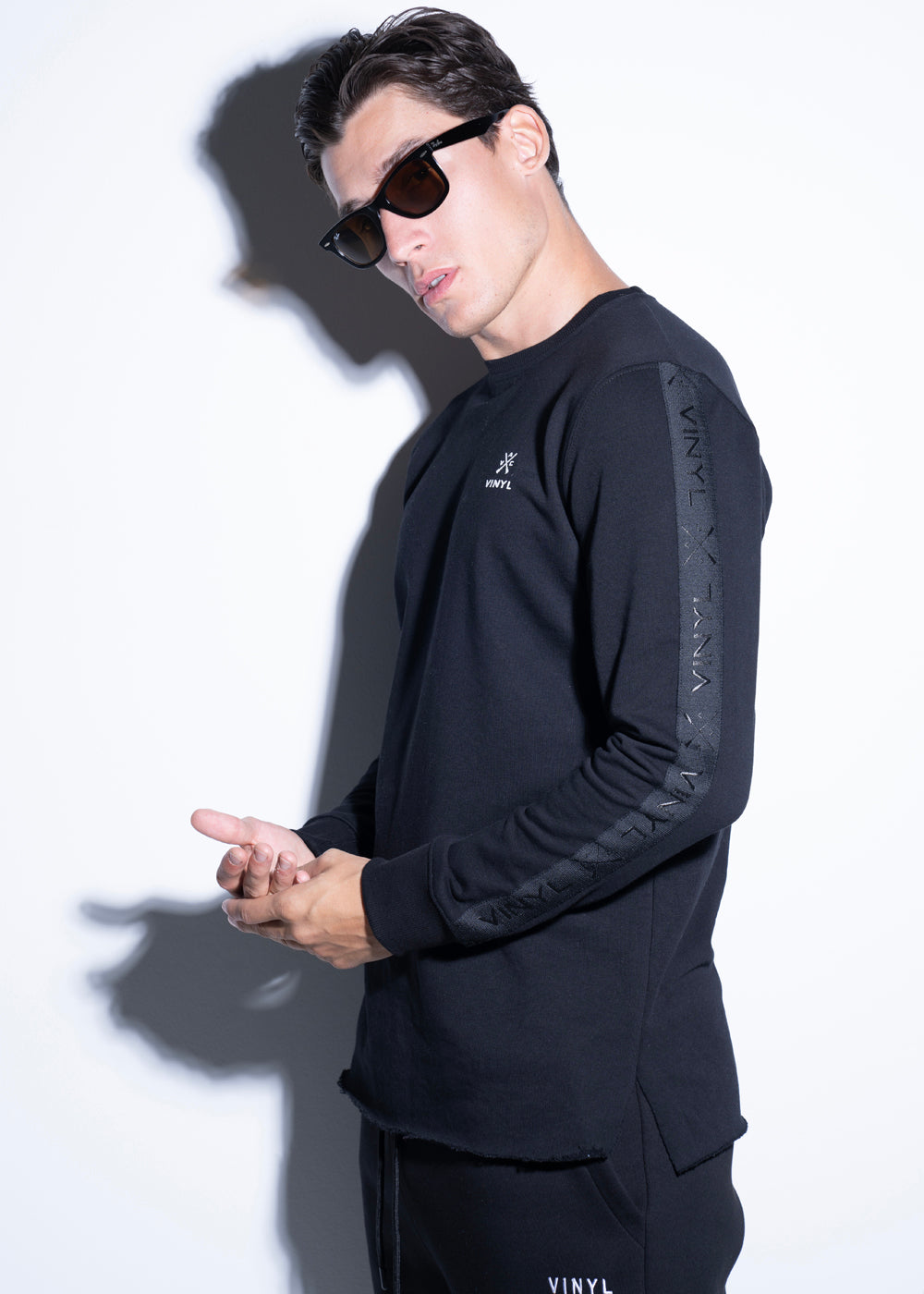 Vinyl μπλουζα μαυρη με τρεσα cotton χωρις χνουδι regular fit - black taped tee