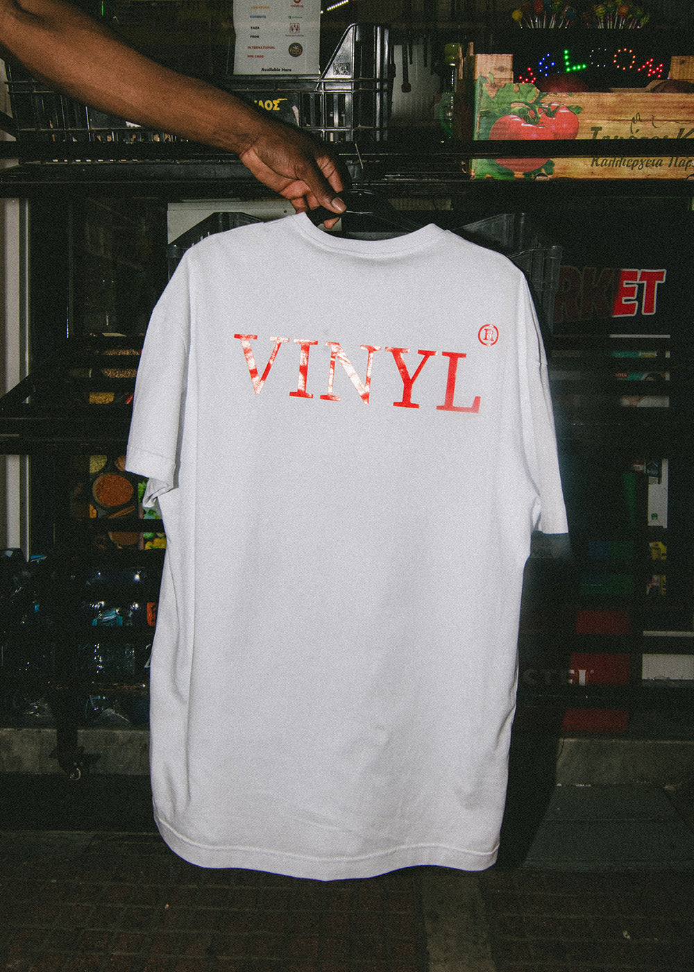 Vinyl μπλουζα με τυπωμα λευκη cotton oversized - authentically you t-shirt