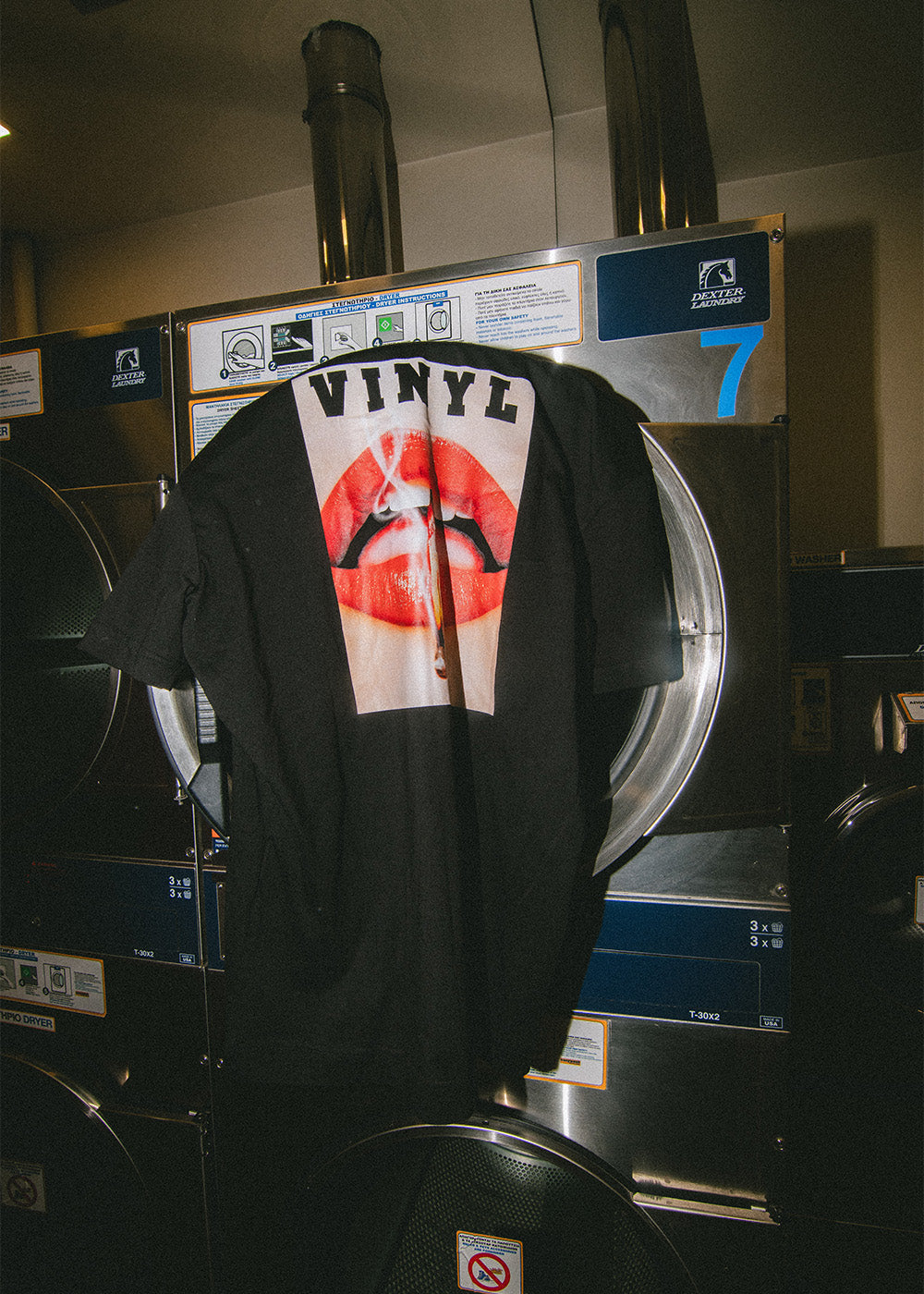 Vinyl μπλουζα με τυπωμα μαυρη cotton oversized - sizzle lips t-shirt