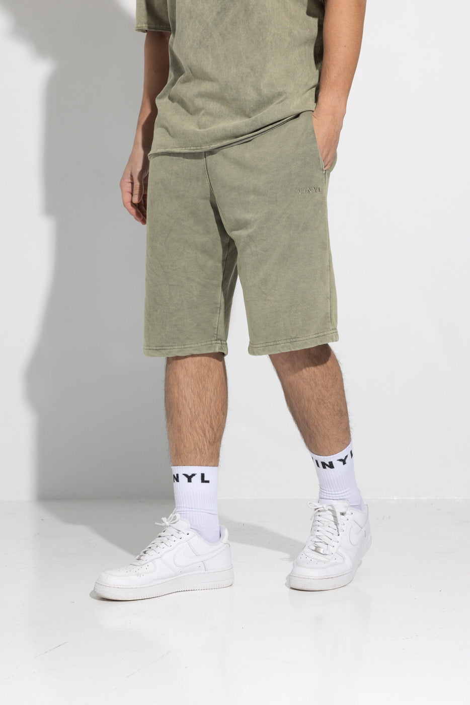 Vinyl βερμουδα με κεντημα χακι cotton regular fit - premium washed shorts