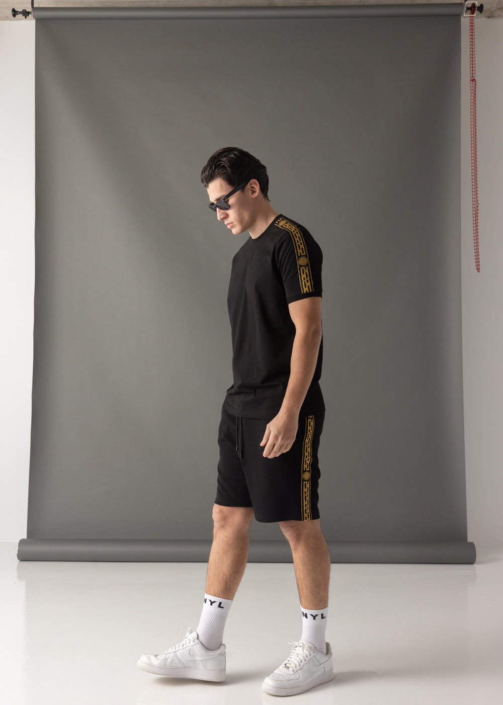 Vinyl βερμουδα με τρεσα μαυρη cotton regular fit - gold taped shorts