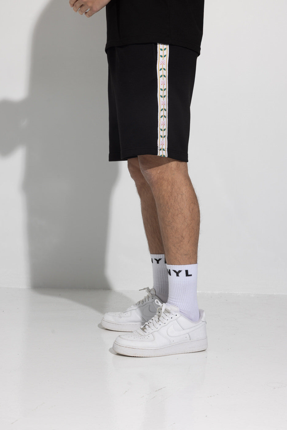 Vinyl βερμουδα με τρεσα μαυρη cotton regular fit - leafs tape shorts