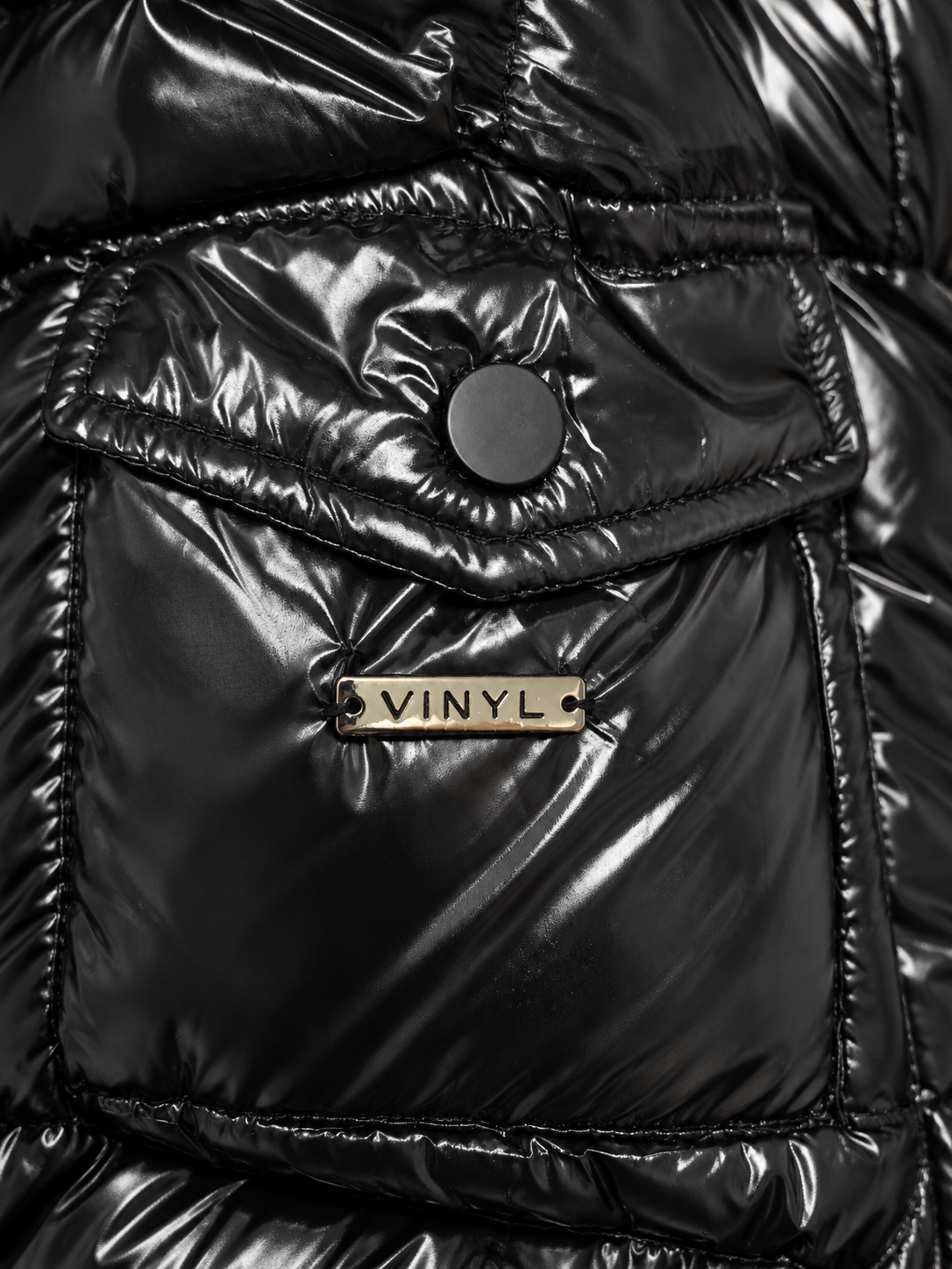 Glossy puffer jacket black