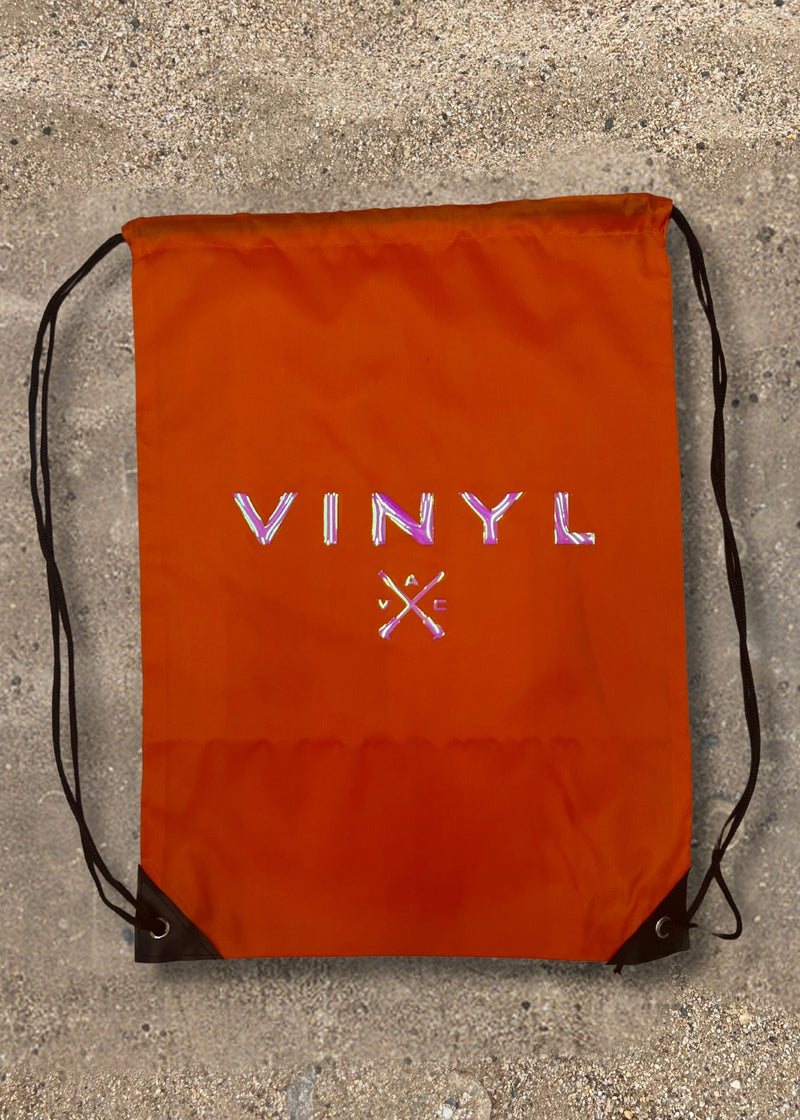 Vinyl gymsack πορτοκαλι με αναγλυφο ιριδιζον λογοτυπο