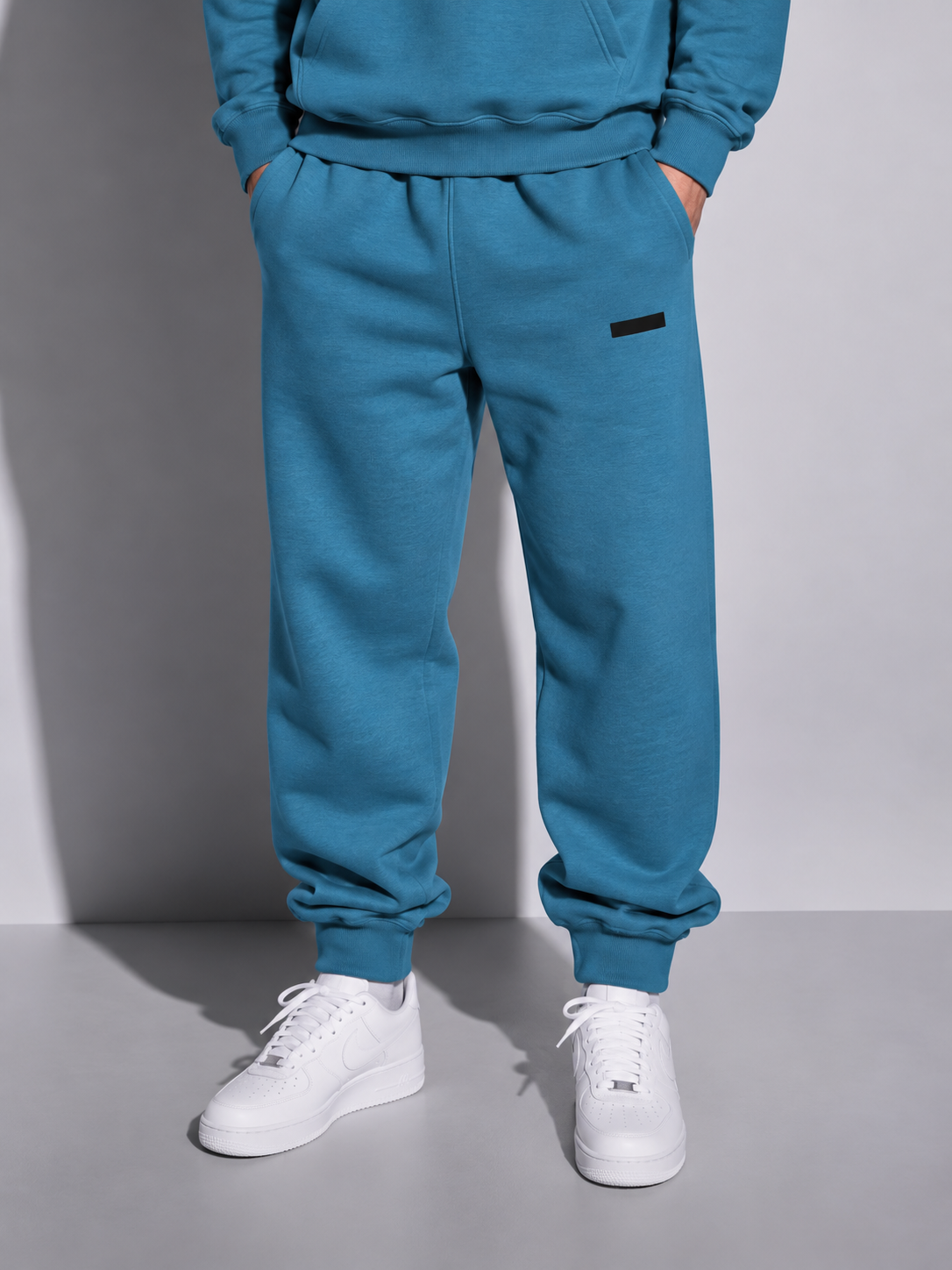 Modern basic sweatpants ocean blue