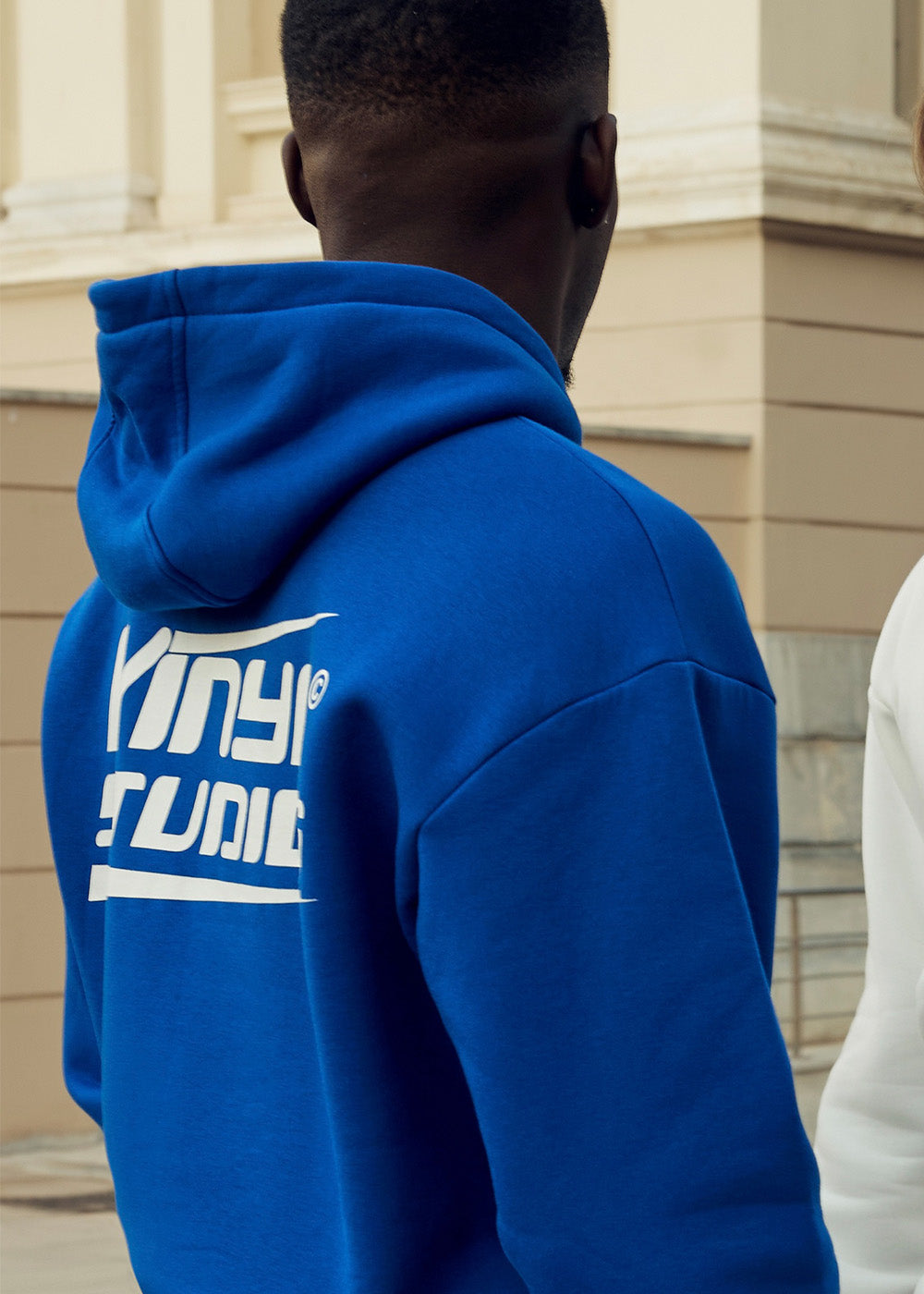 Vinyl φουτερ μπλε studios v beat hoodie oversize cropped χωρίς κορδόνι άσπρο τύπωμα 65% cotton