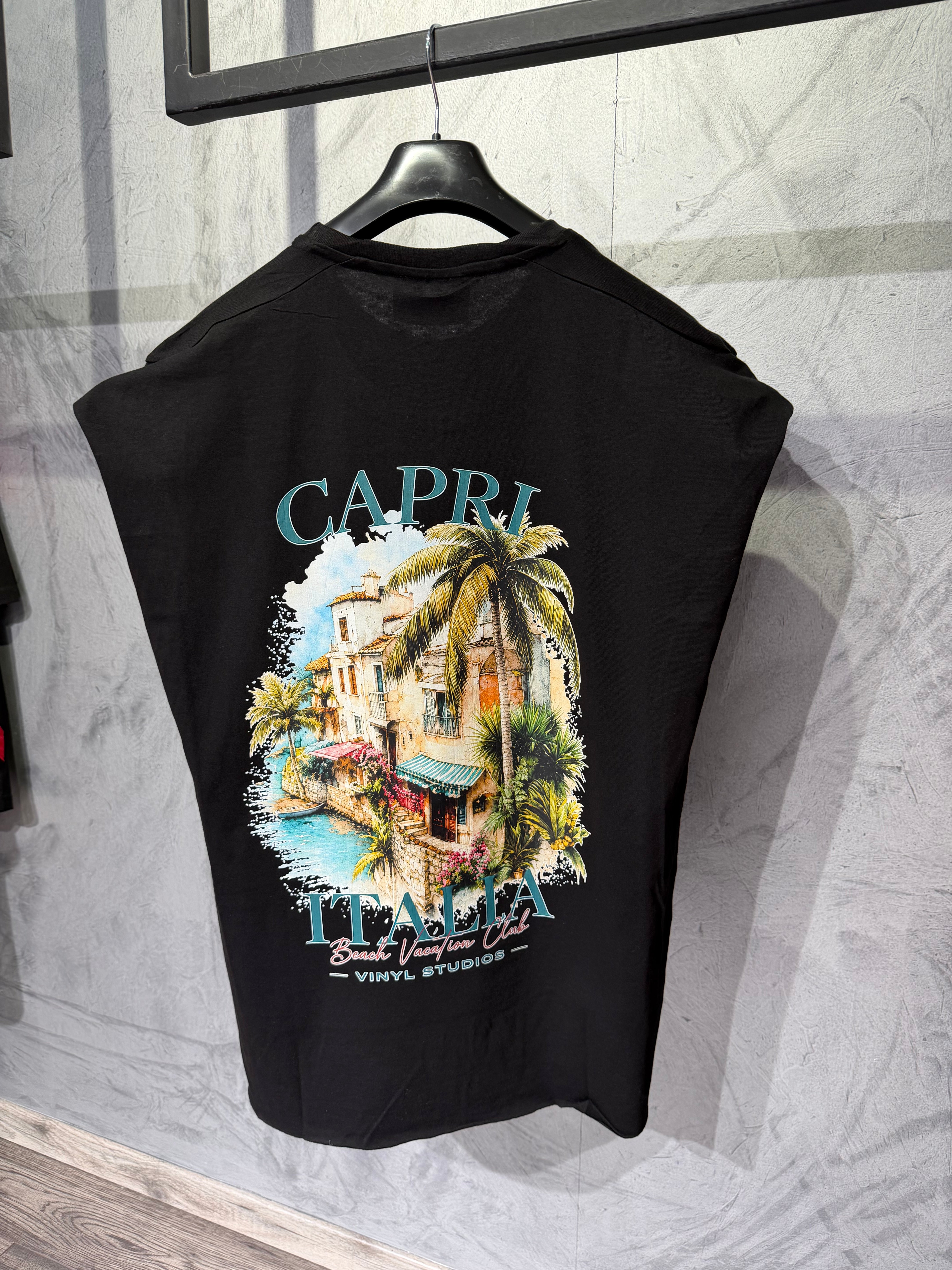 Vinyl sleeveless tee capri italia resort black - oversized