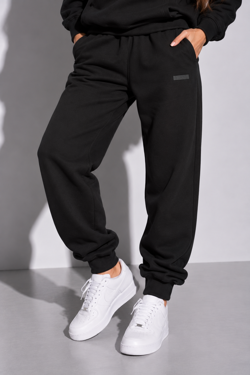 Modern basic sweatpants black woman
