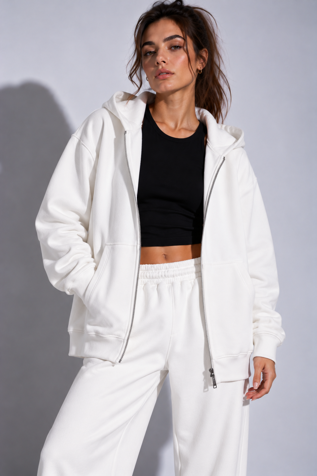 Urban zipped hoodie white woman